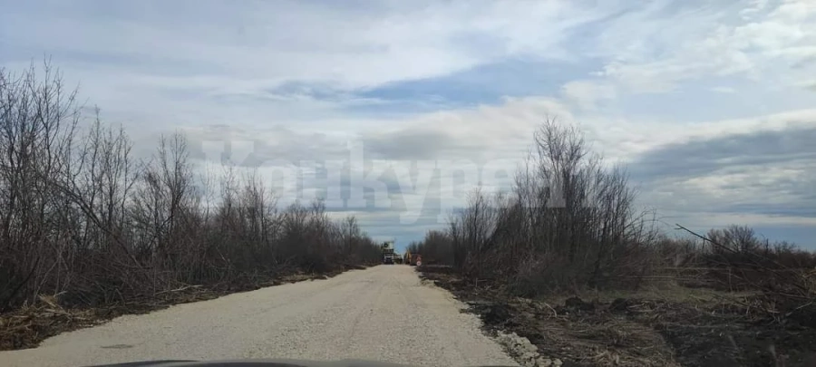 Напредва работата по новия път за Черно поле СНИМКИ