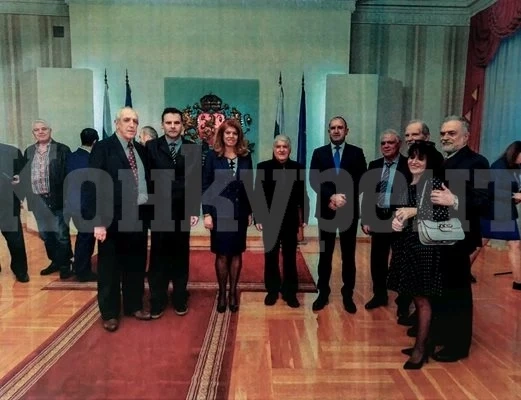 Румен Радев награди Петър Младенов от Смоляновци с орден „Св. св. Кирил и Методий“
