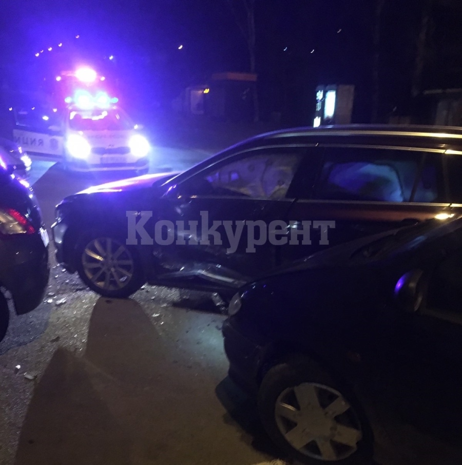 Четирима пострадаха при катастрофа край Чайка, едната кола управлявана от хлапак без книжка 