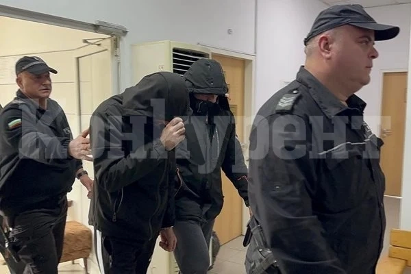 Прибраха зад решетките и помагача на врачанина, залял с киселина гадателка в Пловдив