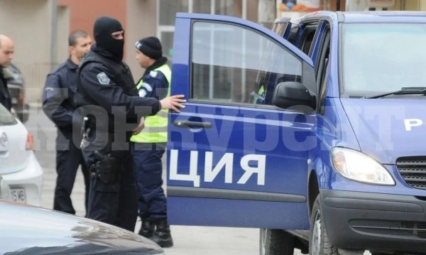 Удар на ченгетата! Откриха „специално пригоден тайник” с дрога в блок във Враца