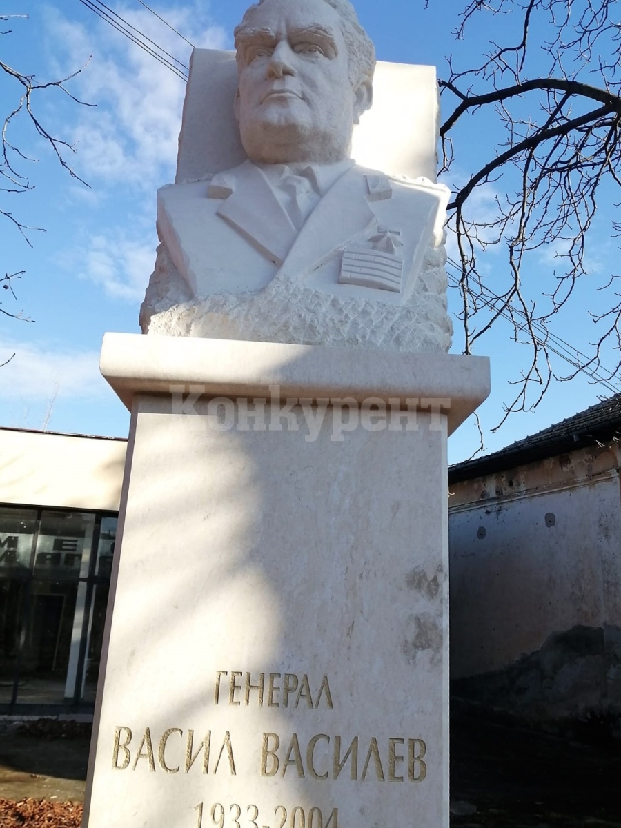 Паметник на дългогодишния командващ на Строителни войски ген. Васил Василев ще бъде открит в Старо село, община Мездра