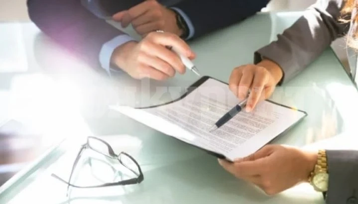 Работиш без договор? Работодателят отнася солена глоба, ето каква е тя