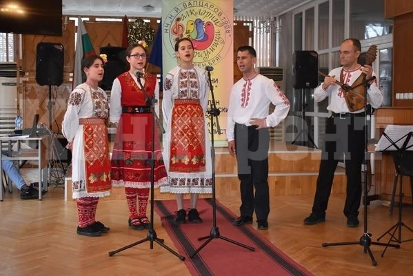 Малки народни певци спечелиха награди