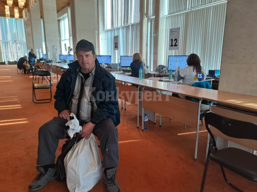 Броенето на бюлетини в театъра във Враца е на финалната си права СНИМКИ
