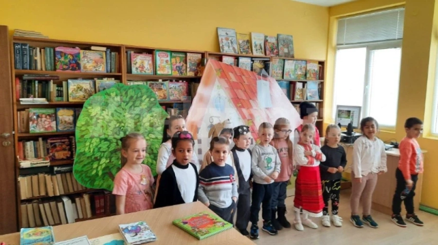 Маратон на четенето започна в Мездра