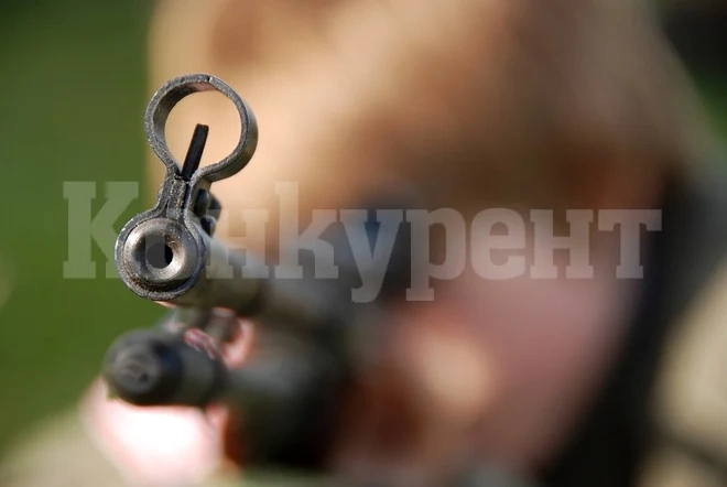 Пенсионерка стреля по кучета, рани случаен минувач в Пазарджик