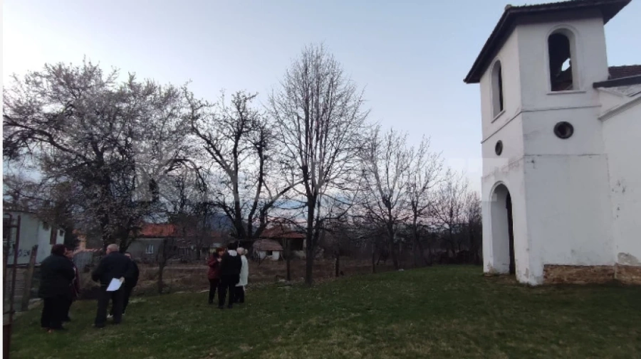 В Киреево събират дарения за чешма в двора на църквата