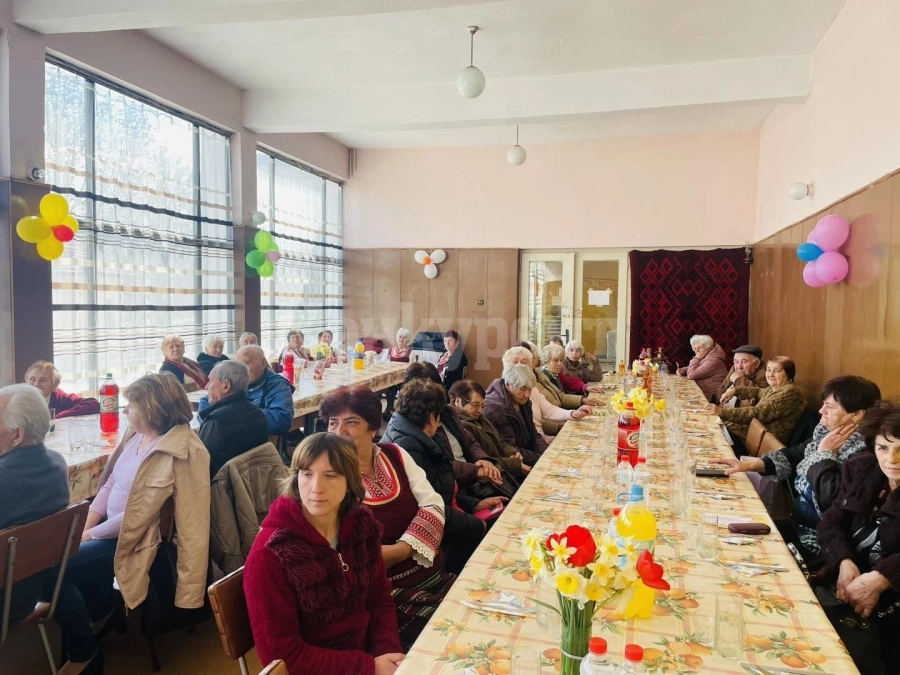 Пенсионерският клуб в Баница отбеляза годишнина