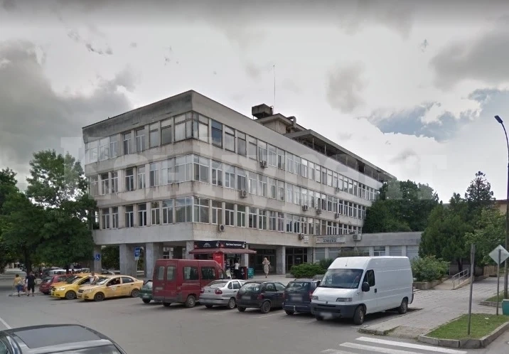 РЗИ продава употребявани автомобили на народни цени - вижте повече тук