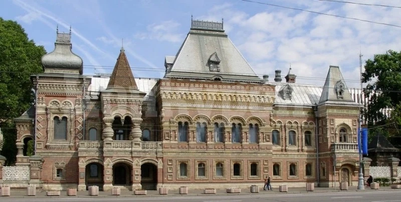 Френското посолство в Москва получи колет с кости