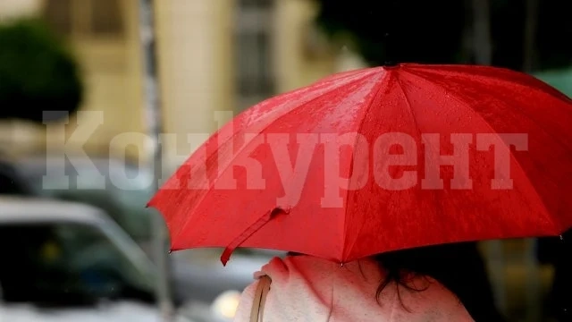 Временно разкъсване на облачността, привечер отново ще има валежи