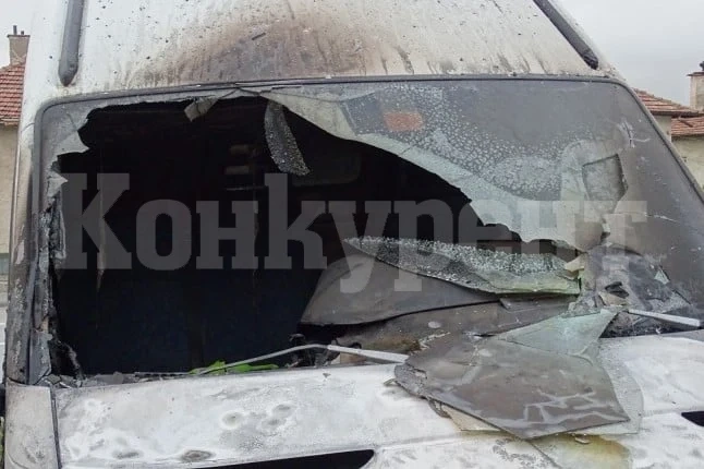 Пожар погълна микробус в Монтана