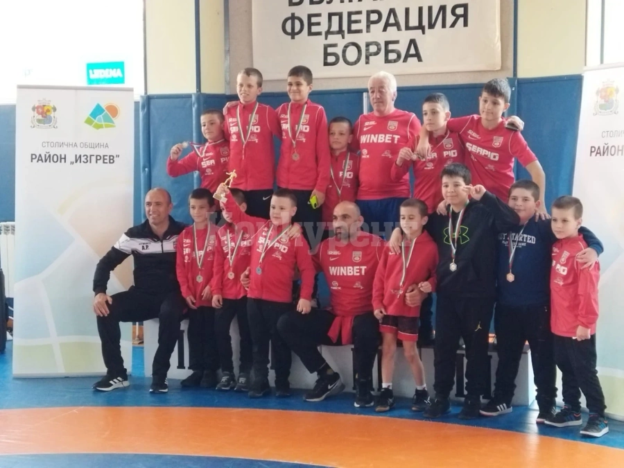 И най-малките от Ботев 93 са в Топ 3 на България СНИМКИ
