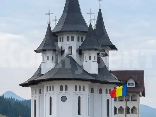 Запис със спяща служителка в театър разбуни духовете в Румъния