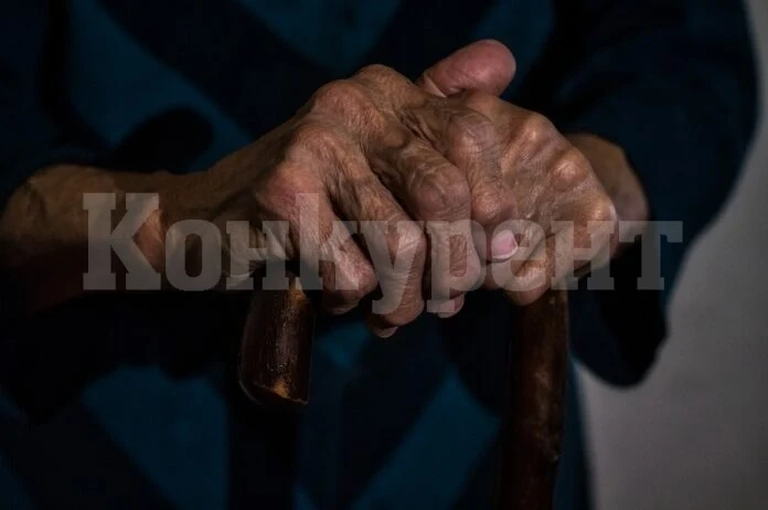 Задържаха за грабеж 80-годишен дядо бандит