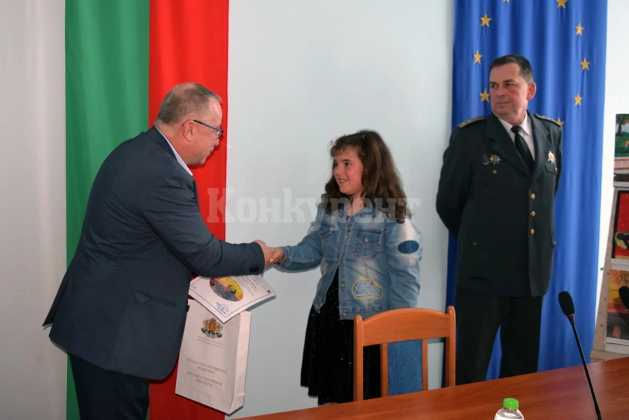 Наградиха победителите в конкурса за детска рисунка „С очите си видях бедата\