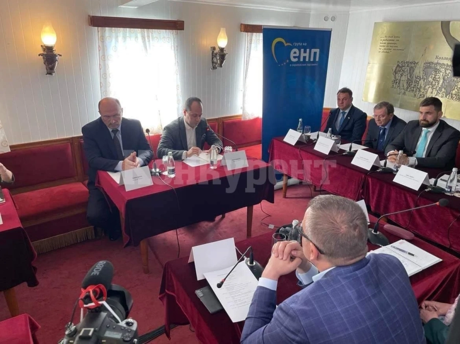 Български и румънски евродепутати с общ призив: двете държави в Шенген възможно най-скоро СНИМКИ