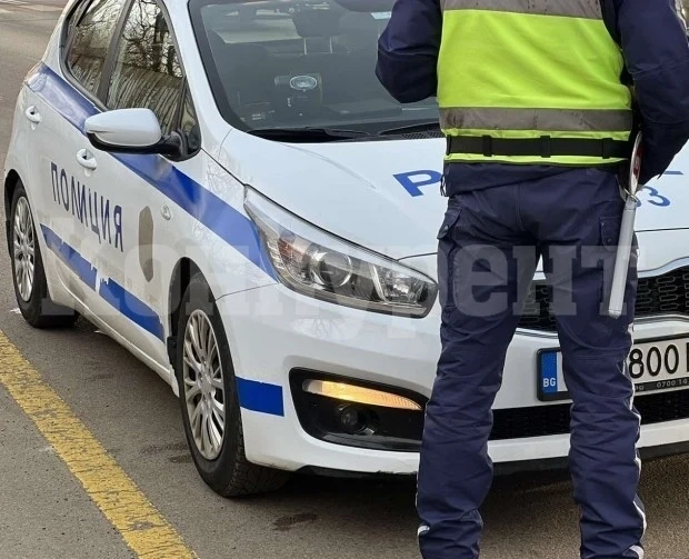 Задигнаха пари и документи от дом в Дъбова махала