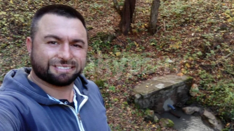 Жител на Осен възстанови стара чешма край селото