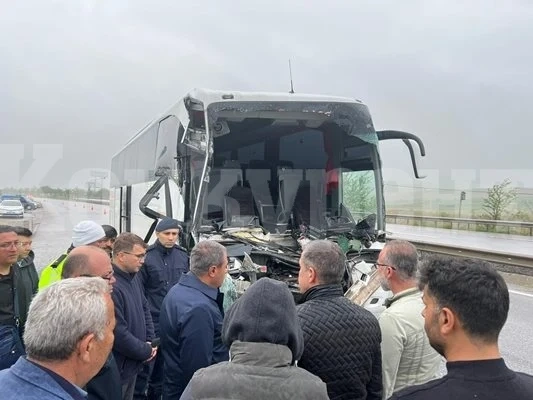 Втори автобус с ученици катастрофира в Турция, най-малко 33 са ранени