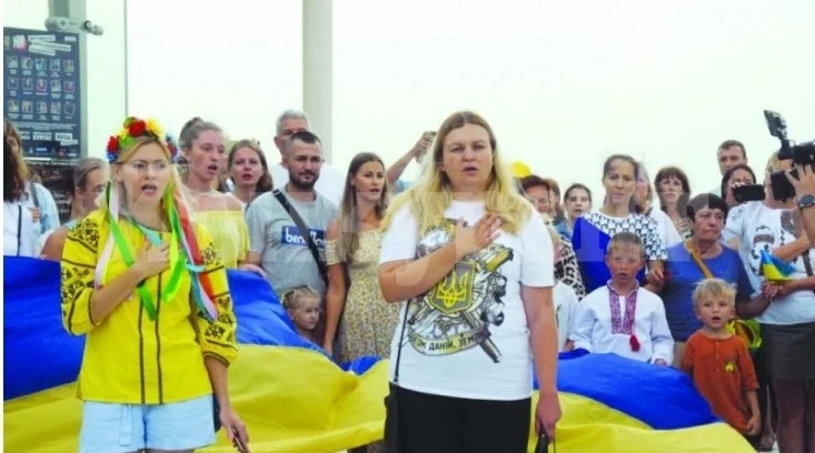 Няма угодия: Дават по 3 бона заплата на украинските бежанци у нас, те се мръщят