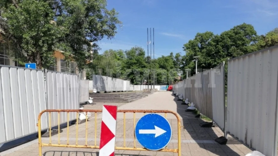 Започва ремонтът на пешеходната зона до спортната зала във Видин