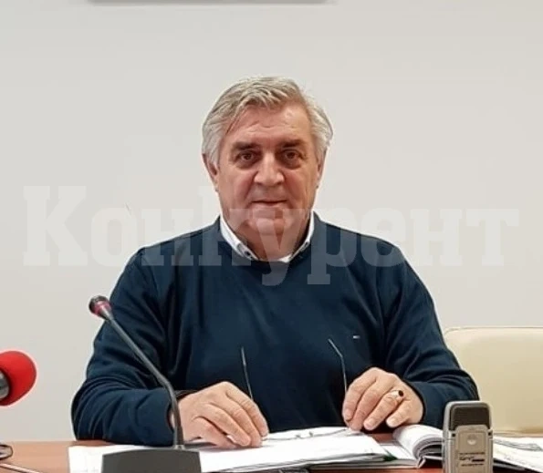 Двама кметове вдигат знамена в Мездра