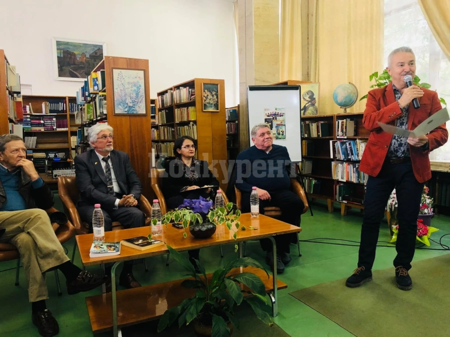 Златко Живков благодари на Мартен Калеев за дългогодишната му работа за културното, просветно и духовно развитие на града