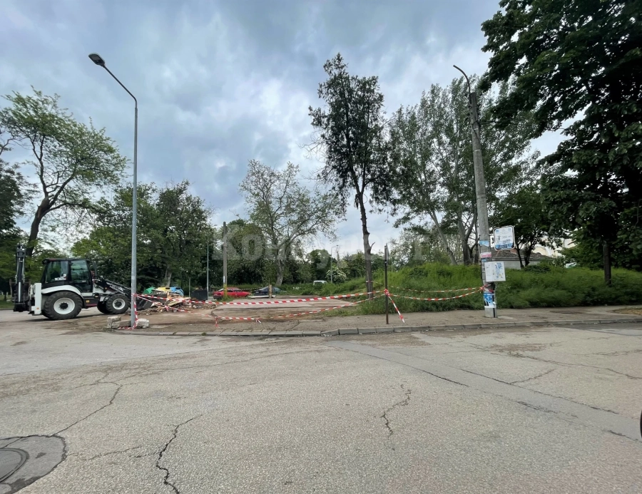 Премахната е незаконна постройка на паркинга в близост до крепостта „Баба Вида“
