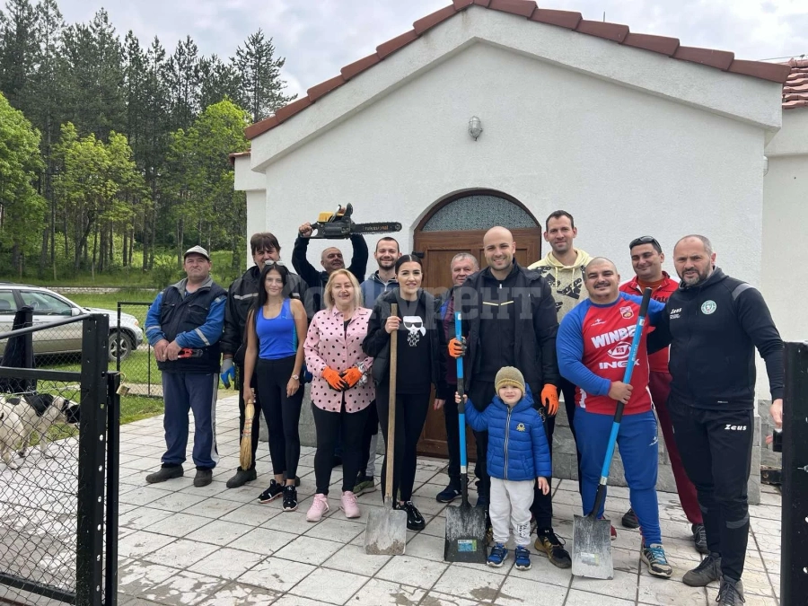 Новоизграденият храм в с. Върбица вече има и камбанария