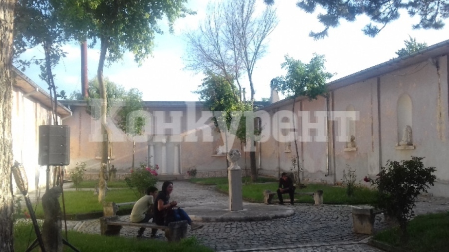 Министърът на културата бие първа копка на модернизация в Каменоделната гимназия в Кунино
