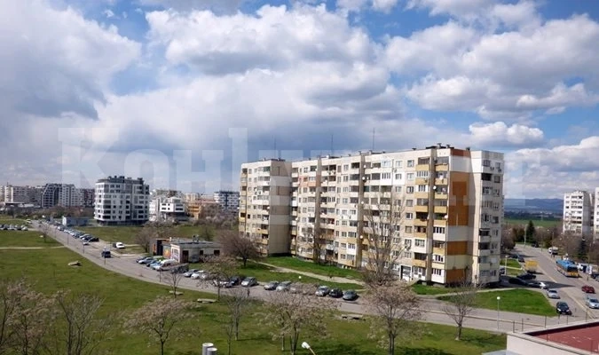 Бум на големите заеми, по 10 души на седмица вземат над 500 000 лева