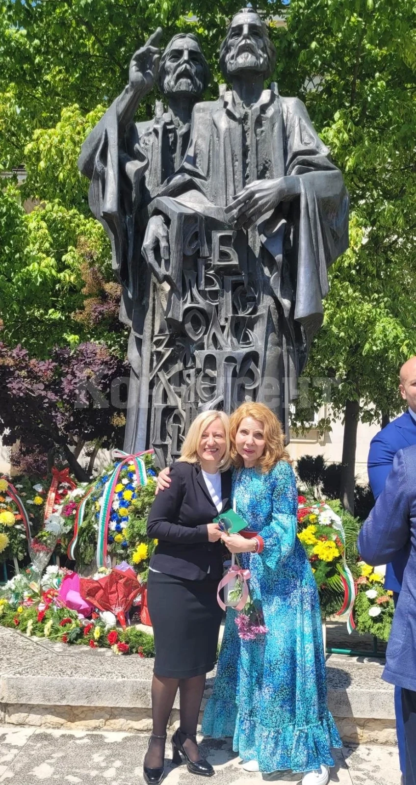 Ирина Иванова с пореден дарителски жест към библиотеката във Враца
