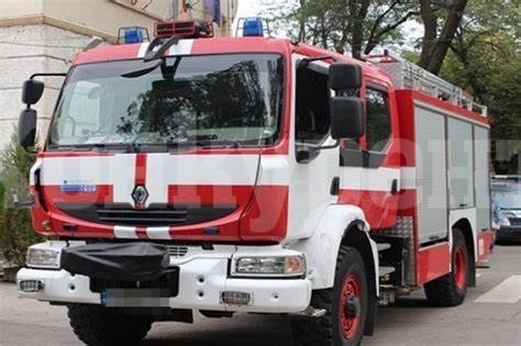 Детска игра с огън предизвика голям пожар, изгоря покрива на училището в село...