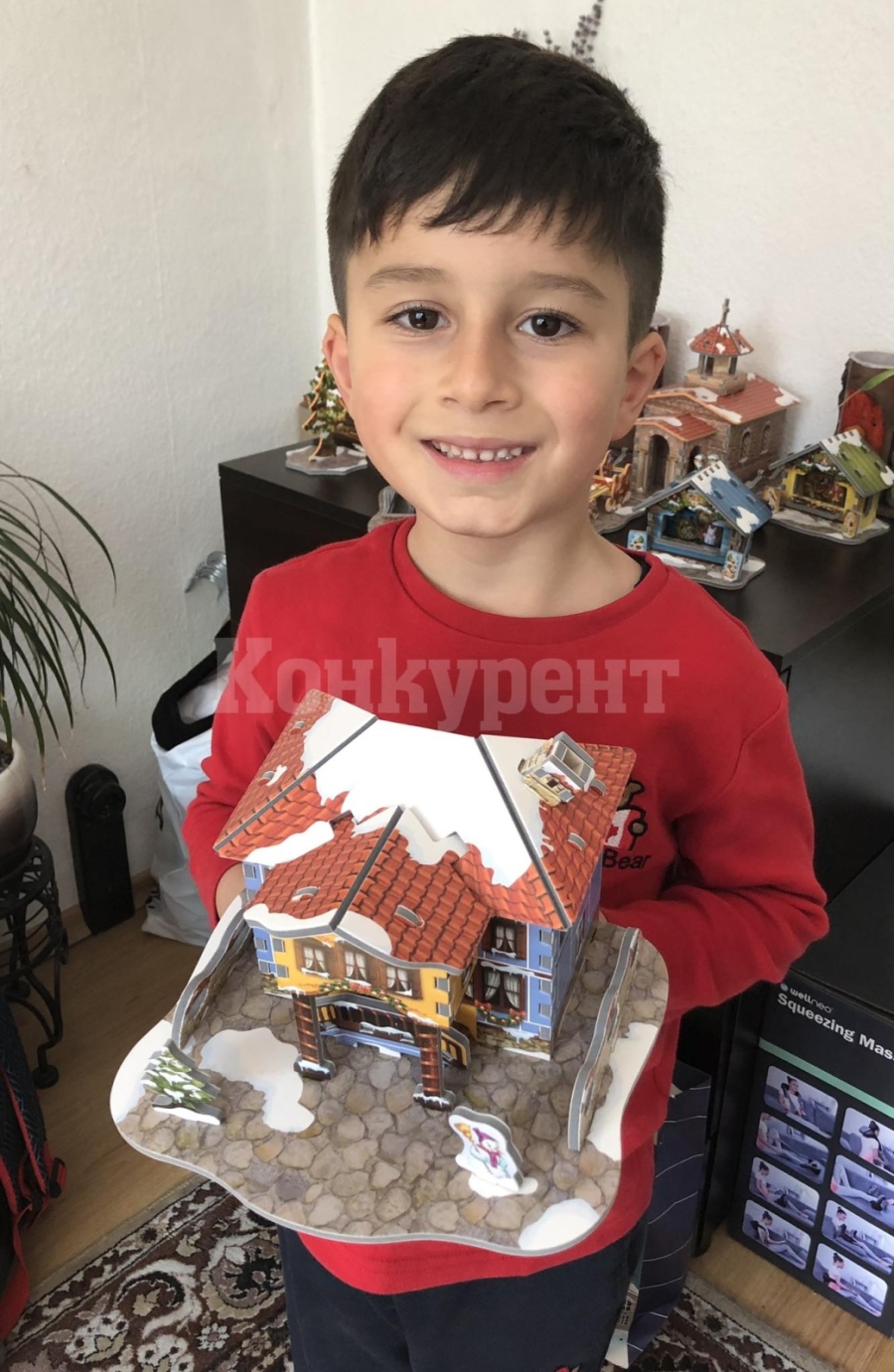 6-годишният Антон подари „вълшебен град“ на библиотеката