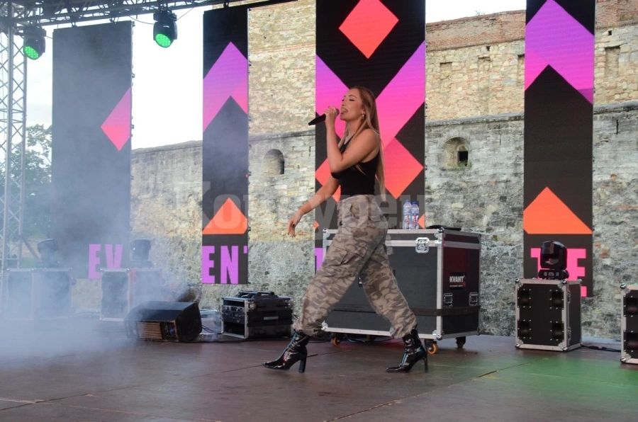 Дара Екимова и групата „Молец“ с концерт на Summer Vibes Festival 2023