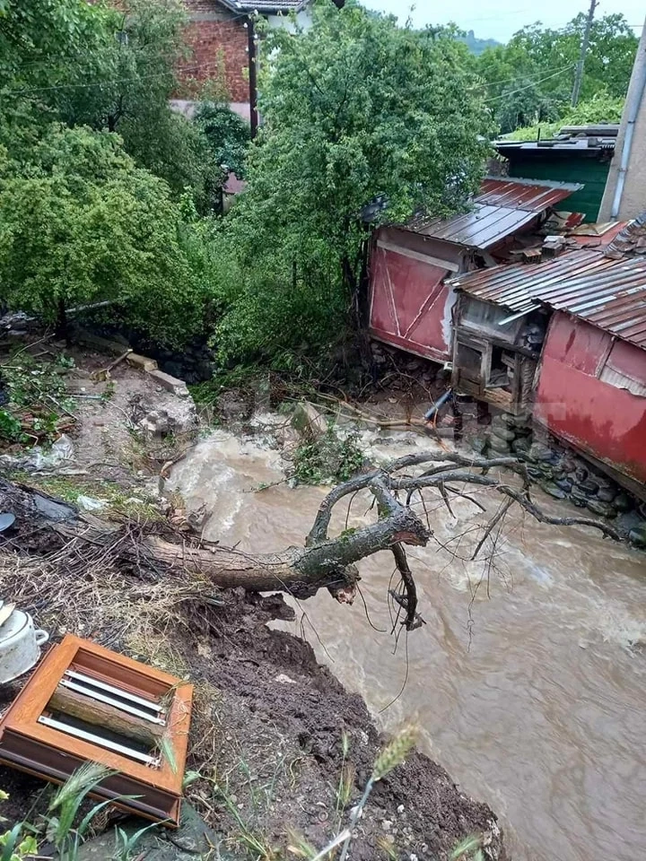 Откриха дарителската сметка за справяне с щетите след наводнението в Берковица СНИМКИ