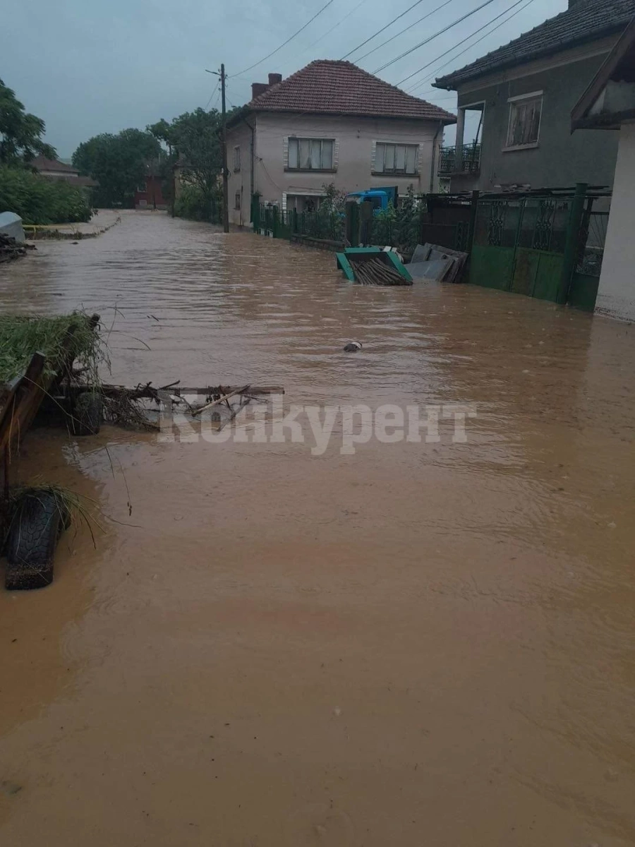 Воден ад за хората в Лиляче, обявиха частично бедствено положение СНИМКИ