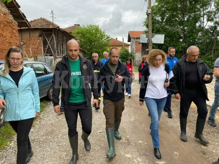 Отстраняват се щетите от наводнението в село Лиляче СНИМКИ