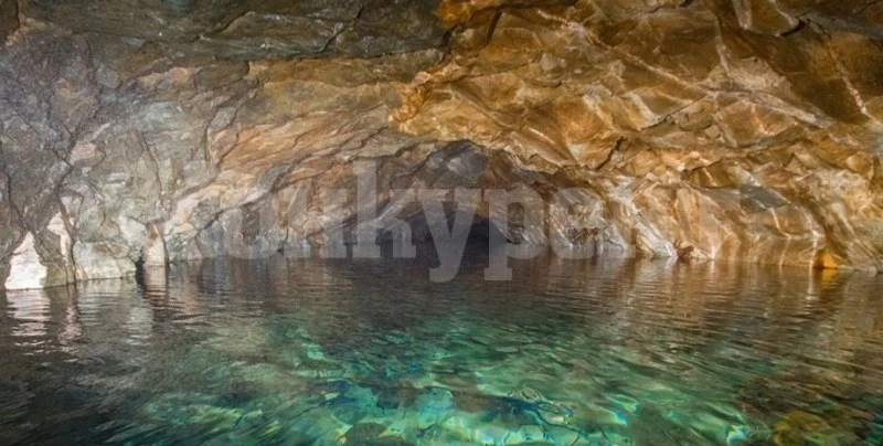 Откриха най-древната вода на Земята, на повече от 2 милиарда години: какъв е вкусът й?
