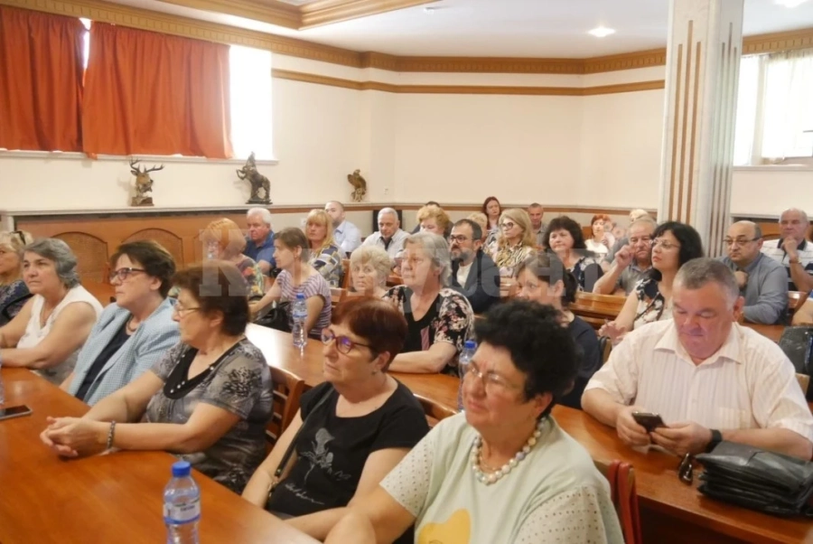 Продажбата на част от Медицинския център обсъдиха във Вършец