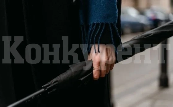 Иракчанин преби приятелката си с чадър в София
