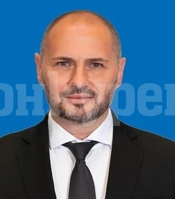 Депутатът Красен Кръстев отиде при протестиращите в Девене