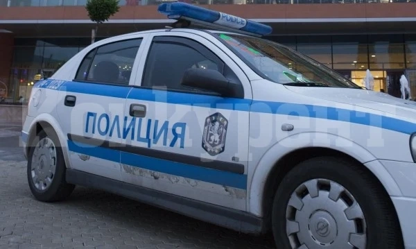 При акция на полицията: Ченгетата спряха кола с двама подозрителни и откриха...