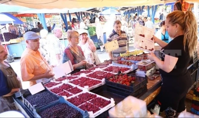 Малините ще ни приседнат тази година, цената им удари...