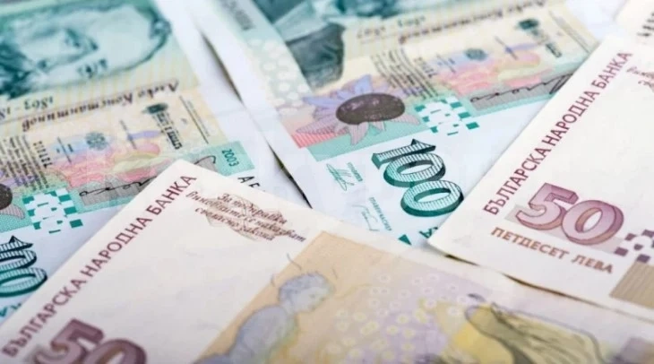 Младите българи са готови да работят над 40 часа, ето за каква заплата