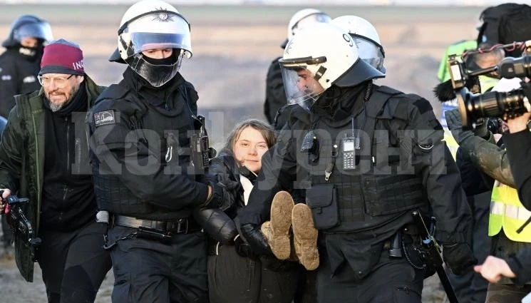 Грета Тунберг вбесила полицаи по време на протест