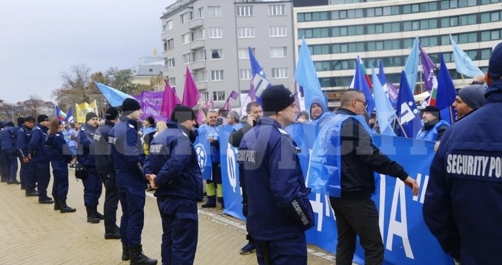 Подготвят се мощни протести, цялата държава ще се тресе от стачки