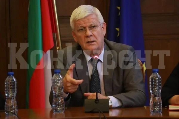 Министър Кирил Вътев: Реколтата от пшеница е гарантирана